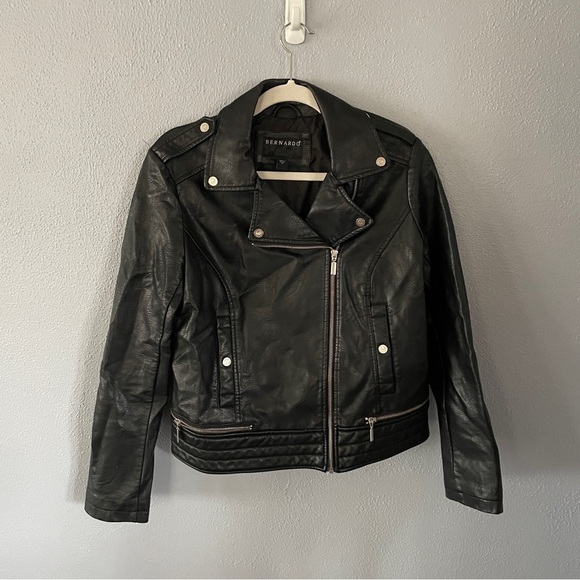Bernardo Jackets & Blazers - Bernardo Black Leather Motorcycle Moto Jacket Womens Size M